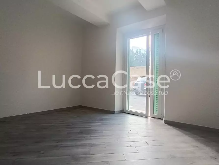 Immagine 6 di Ufficio in vendita  a Massarosa