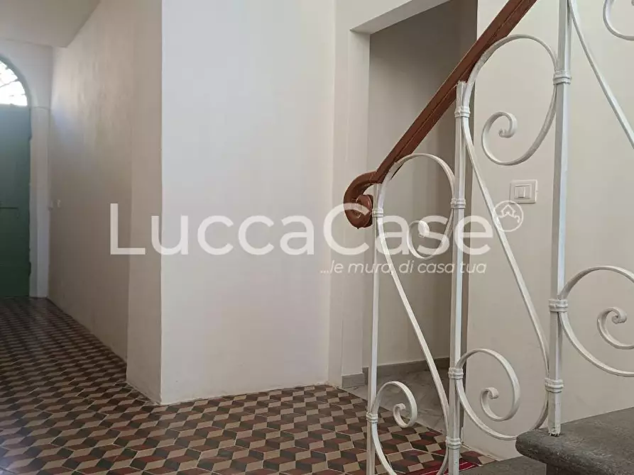 Immagine 17 di Ufficio in vendita  a Massarosa