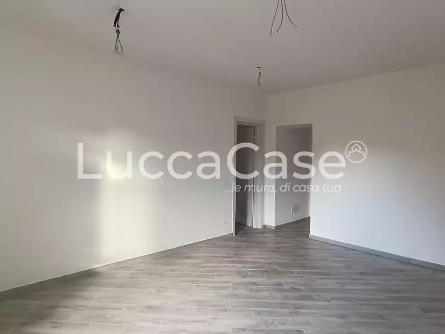 Immagine 7 di Ufficio in vendita  a Massarosa