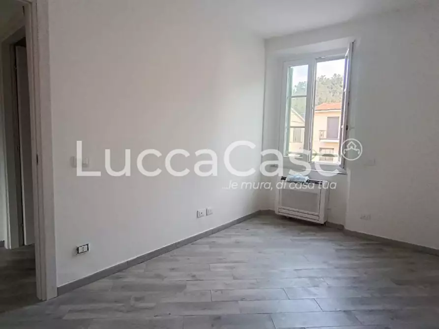 Immagine 4 di Ufficio in vendita  a Massarosa