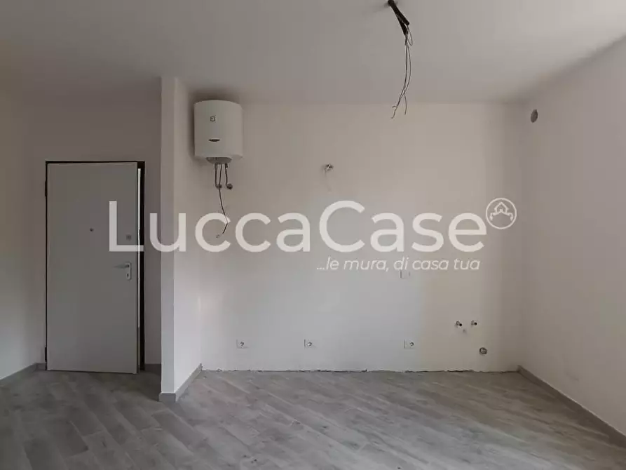 Immagine 1 di Ufficio in vendita  a Massarosa