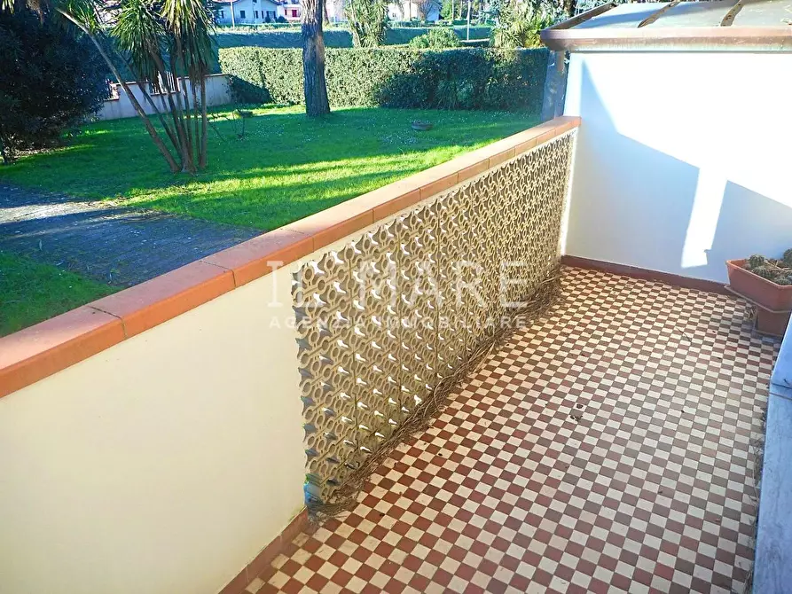 Immagine 3 di Appartamento in vendita  a Massa