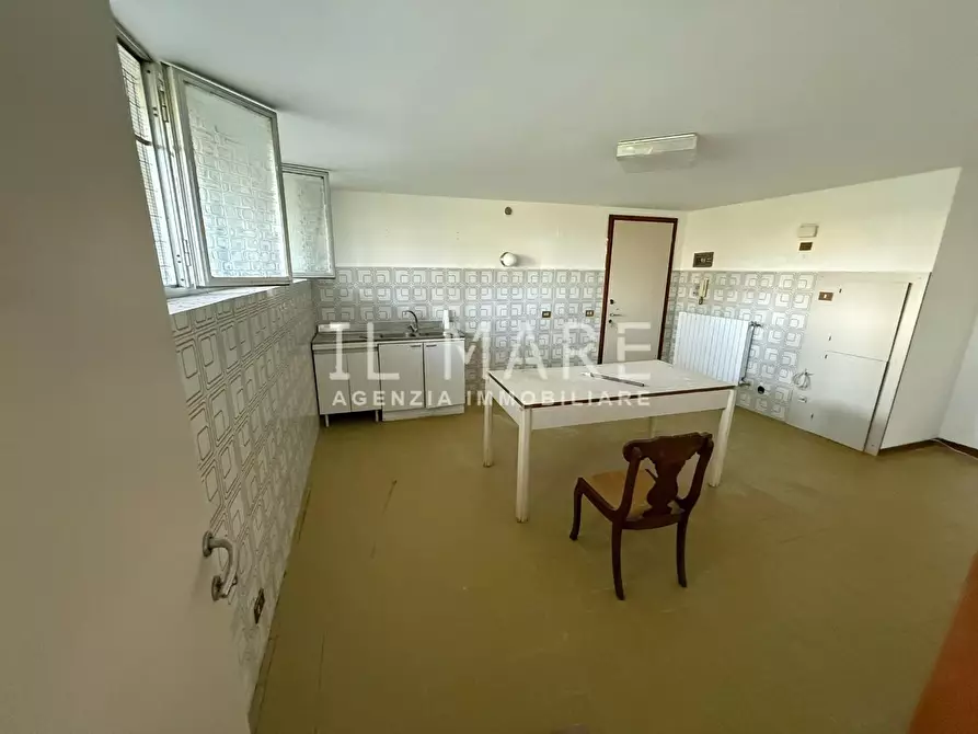 Immagine 16 di Appartamento in vendita  a Massa