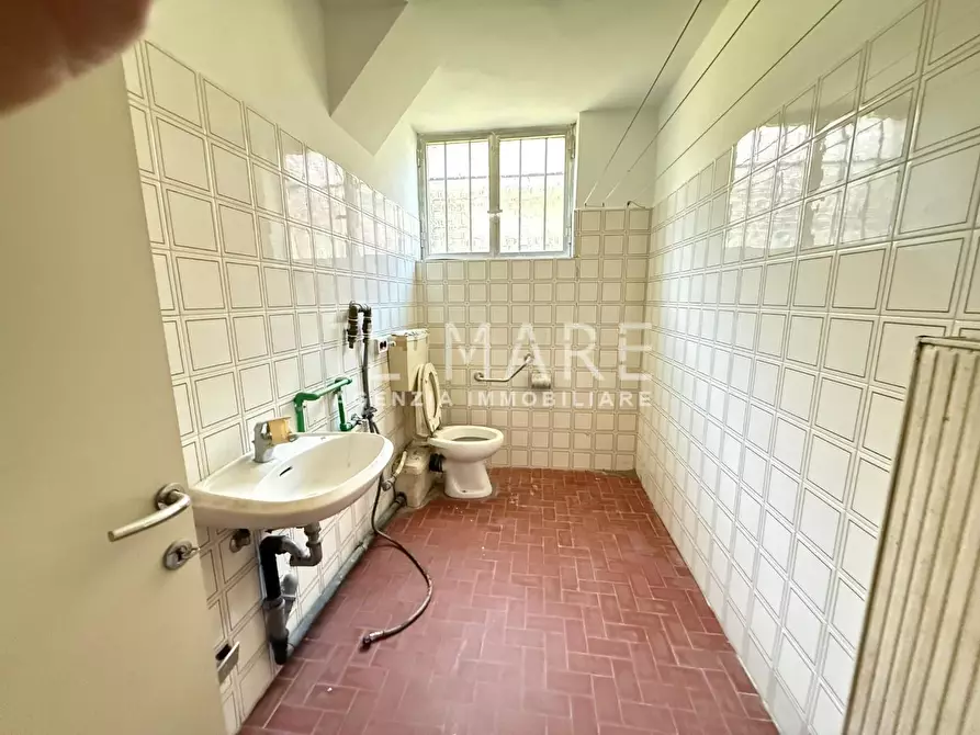 Immagine 17 di Appartamento in vendita  a Massa