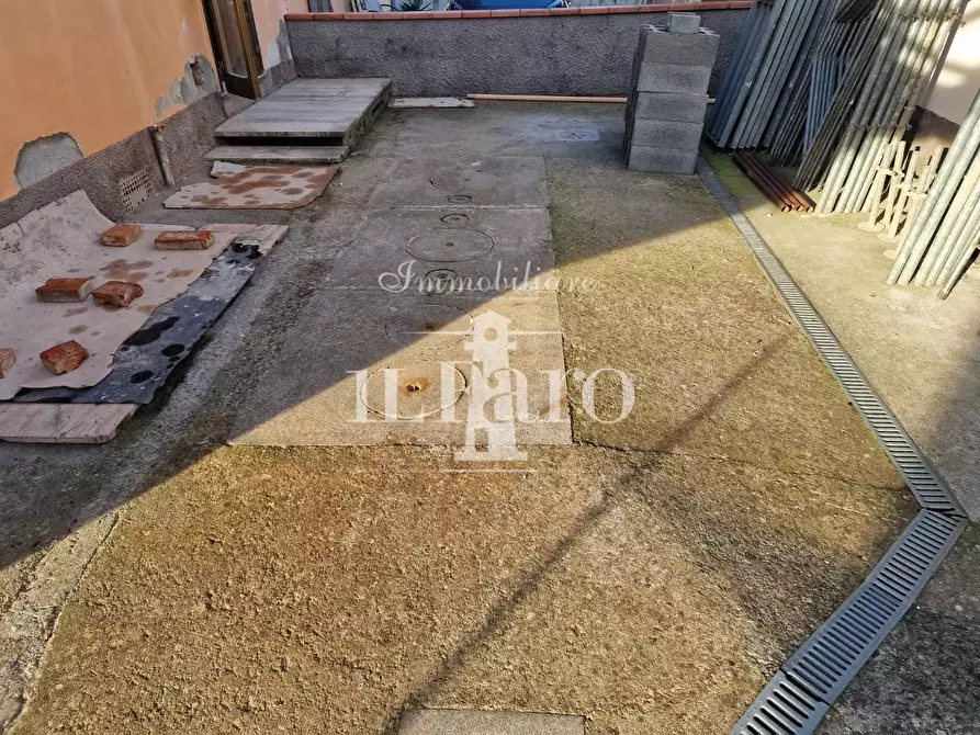 Immagine 15 di Appartamento in vendita  a Campi Bisenzio