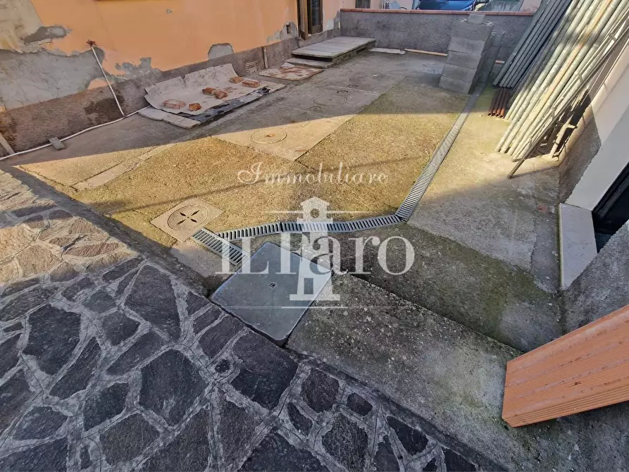 Immagine 14 di Appartamento in vendita  a Campi Bisenzio