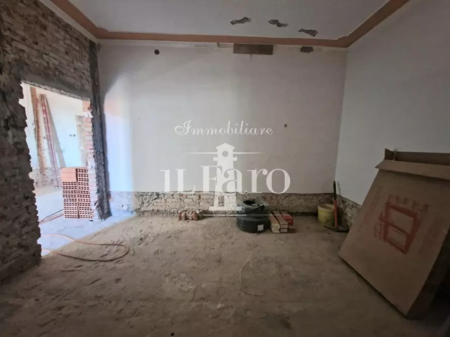 Immagine 8 di Appartamento in vendita  a Campi Bisenzio