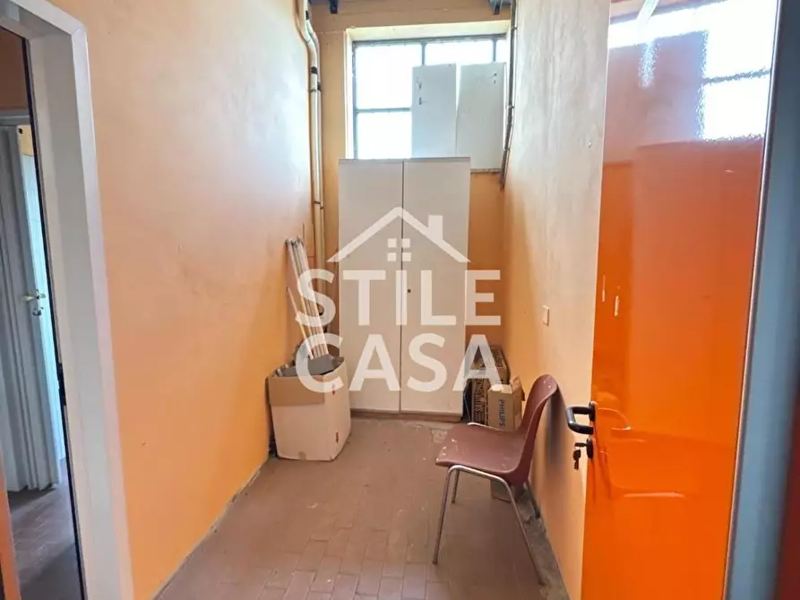 Immagine 5 di Attività artigianale in affitto  a Porcari