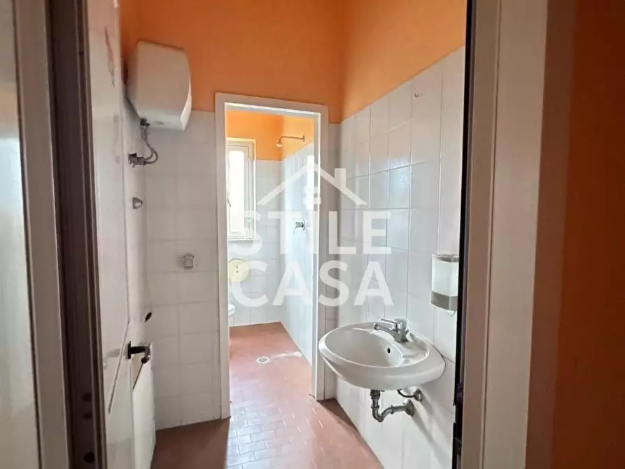 Immagine 4 di Attività artigianale in affitto  a Porcari