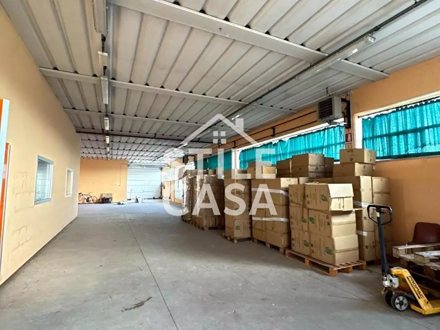 Immagine 2 di Attività artigianale in vendita  a Porcari