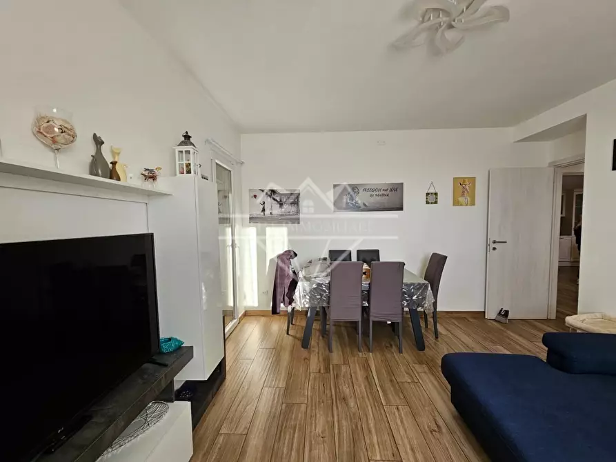 Immagine 12 di Appartamento in vendita  a Carrara