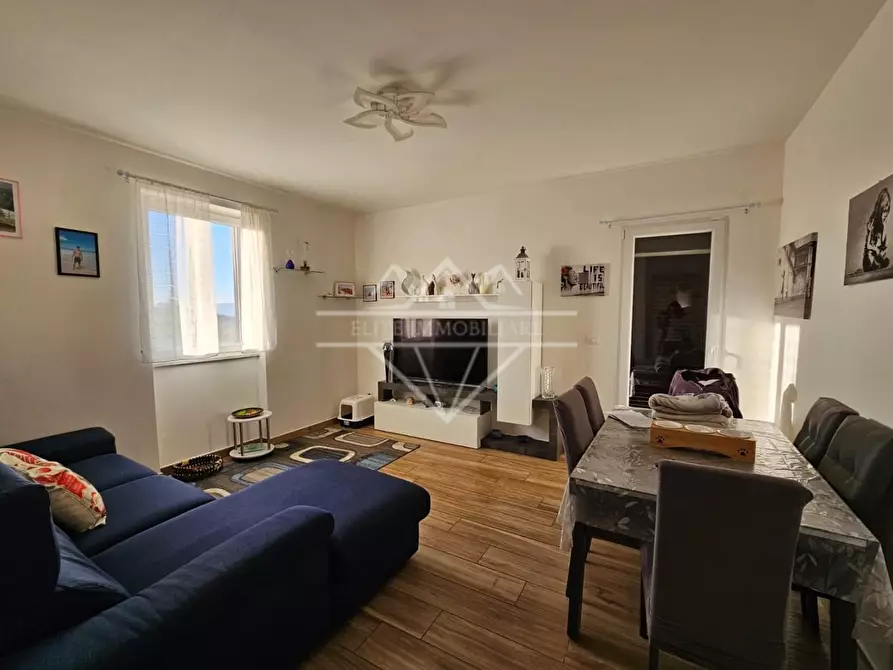 Immagine 10 di Appartamento in vendita  a Carrara