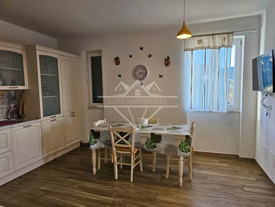 Immagine 9 di Appartamento in vendita  a Carrara