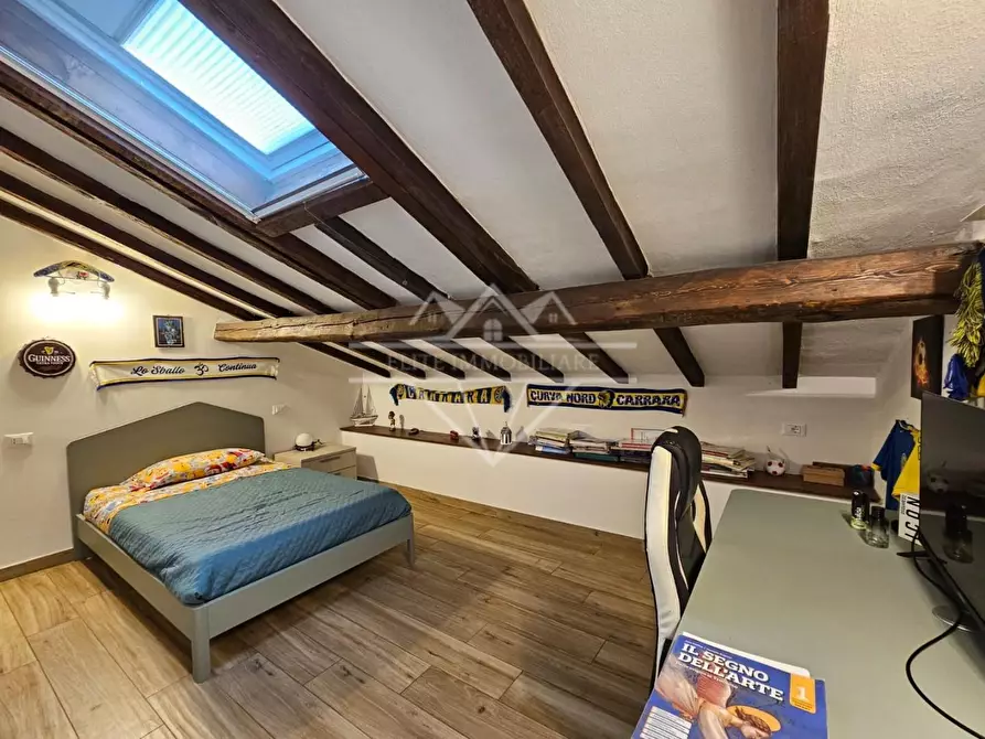 Immagine 21 di Appartamento in vendita  a Carrara