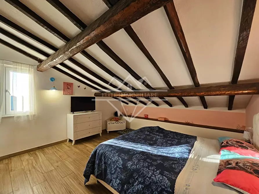 Immagine 15 di Appartamento in vendita  a Carrara