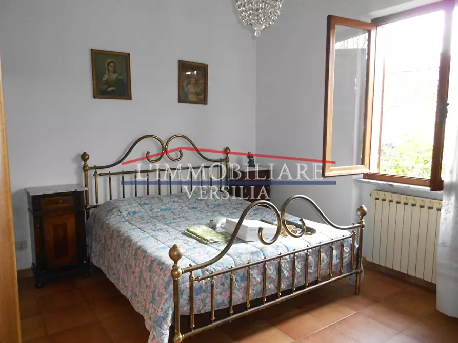 Immagine 38 di Casa indipendente in vendita  a Massa