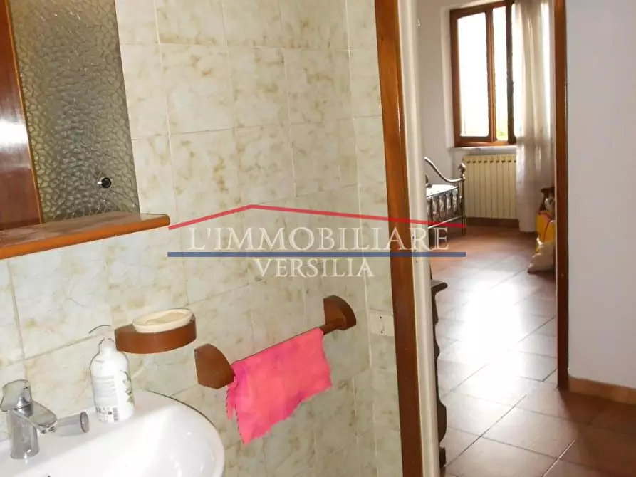 Immagine 23 di Casa indipendente in vendita  a Massa