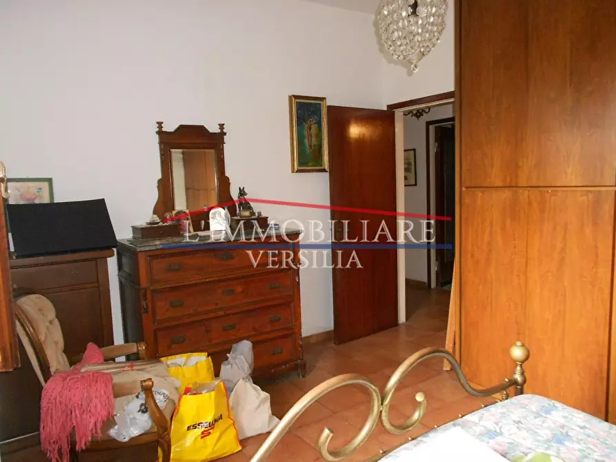 Immagine 28 di Casa indipendente in vendita  a Massa