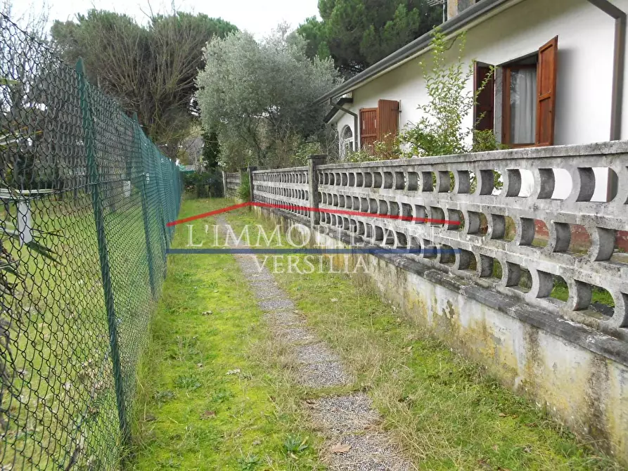 Immagine 45 di Casa indipendente in vendita  a Massa