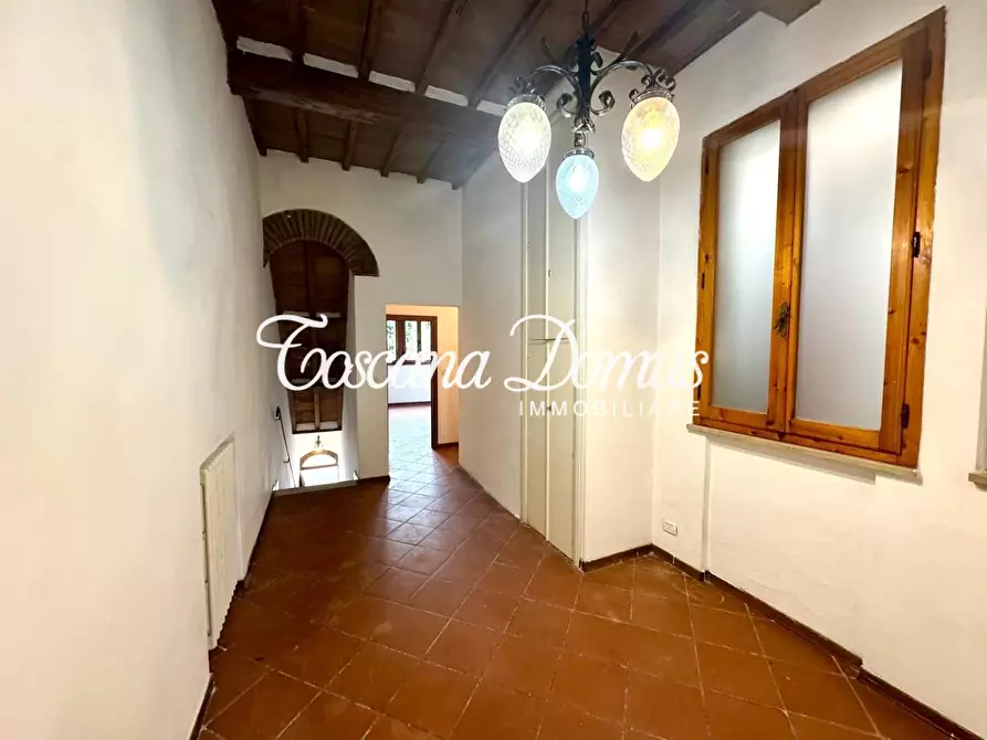 Immagine 4 di Appartamento in vendita  a Siena