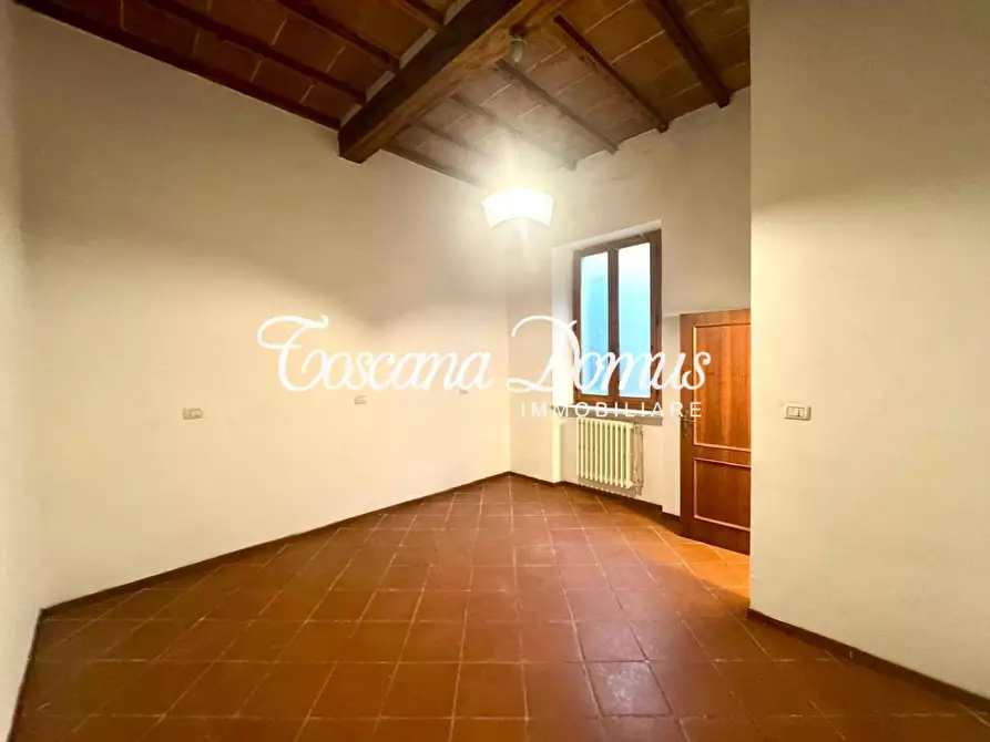 Immagine 10 di Appartamento in vendita  a Siena