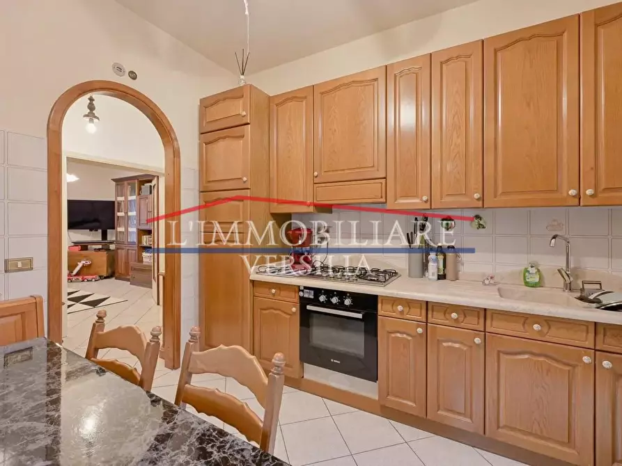 Immagine 10 di Casa quadrifamiliare in vendita  a Seravezza