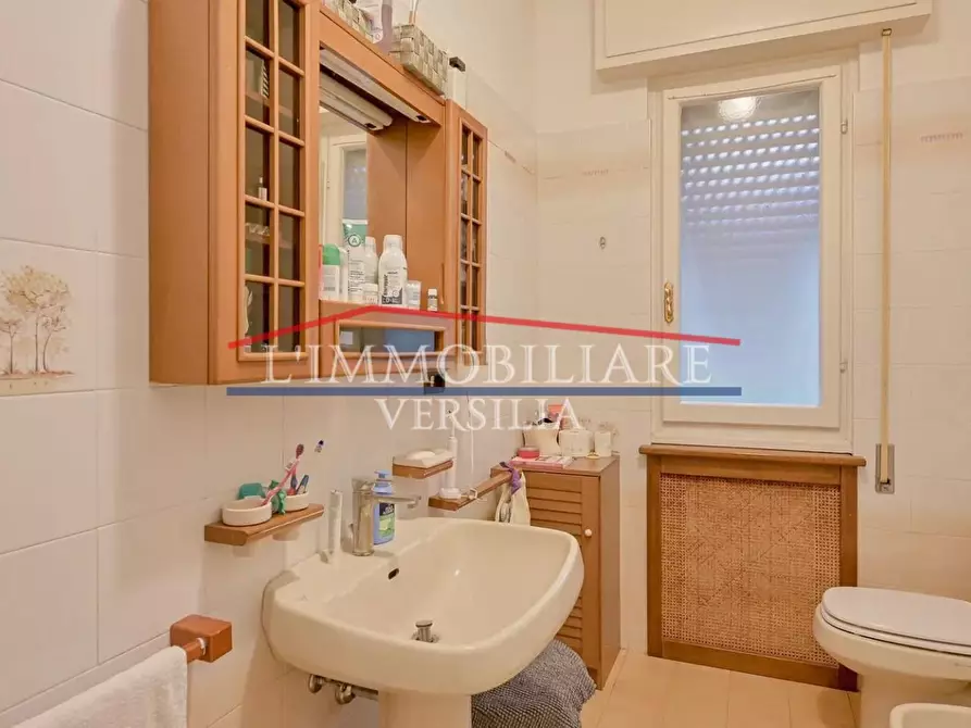 Immagine 26 di Casa quadrifamiliare in vendita  a Seravezza