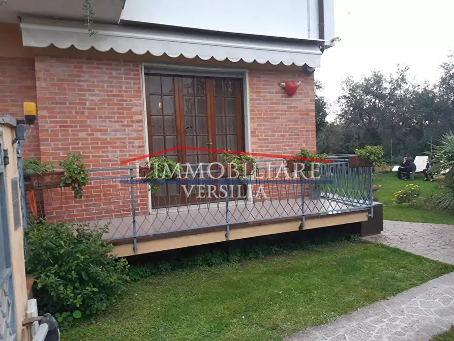 Immagine 34 di Casa quadrifamiliare in vendita  a Seravezza