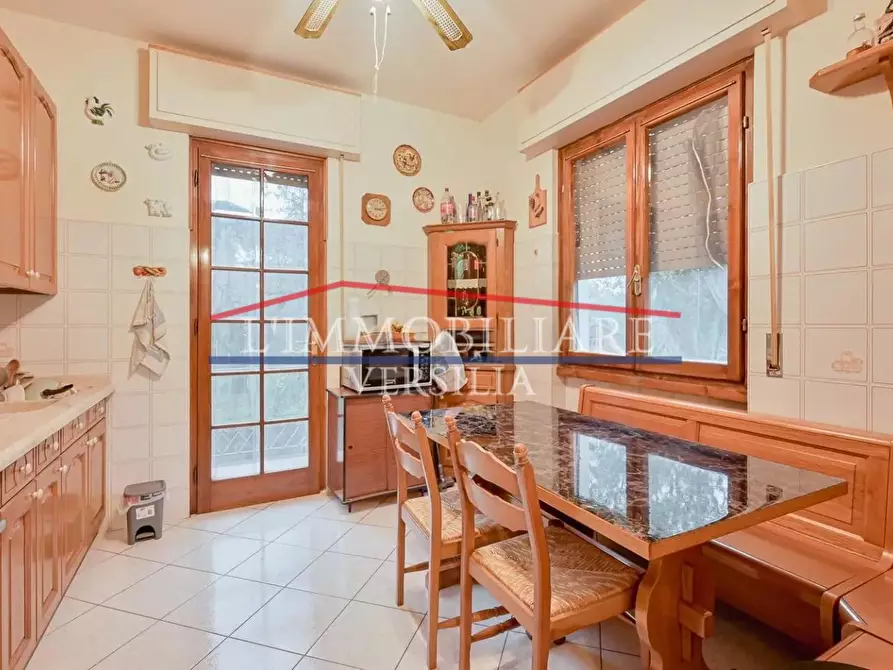 Immagine 11 di Casa quadrifamiliare in vendita  a Seravezza