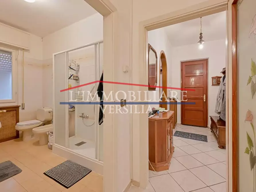 Immagine 9 di Casa quadrifamiliare in vendita  a Seravezza