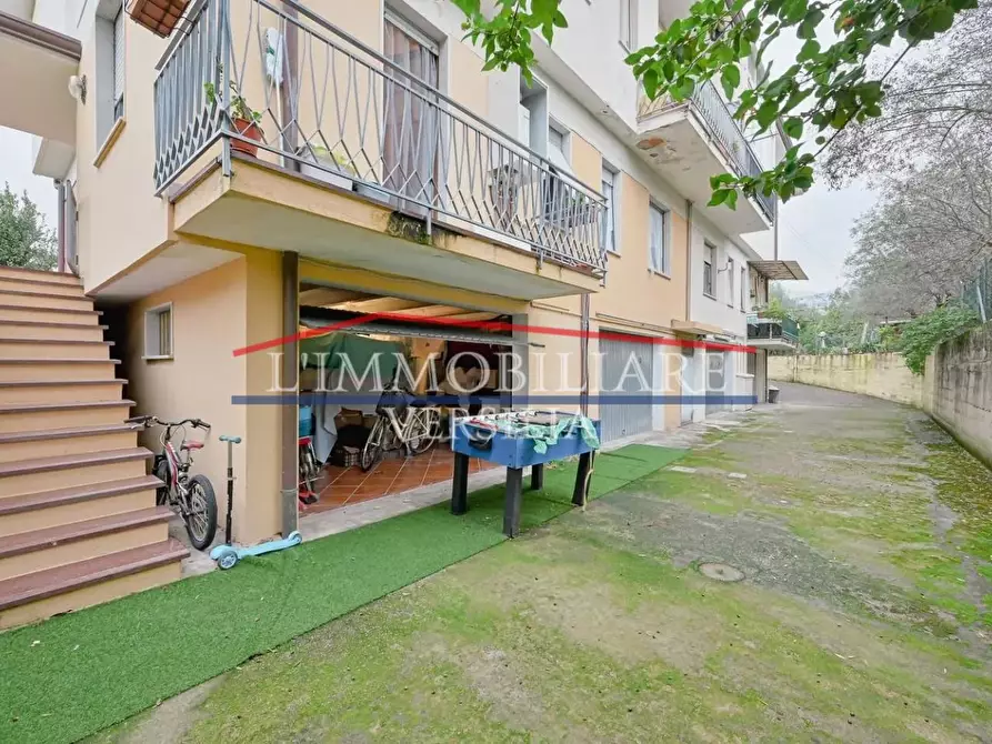 Immagine 8 di Casa quadrifamiliare in vendita  a Seravezza