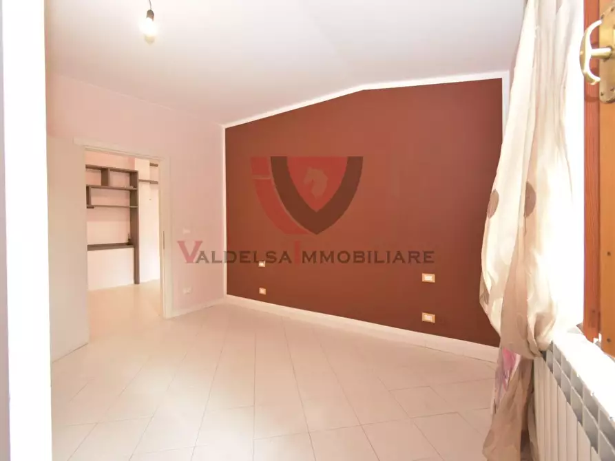 Immagine 14 di Appartamento in vendita  a Colle Di Val D'elsa