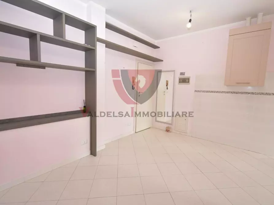 Immagine 10 di Appartamento in vendita  a Colle Di Val D'elsa