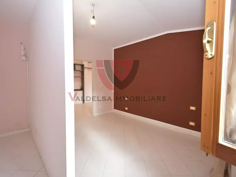 Immagine 16 di Appartamento in vendita  a Colle Di Val D'elsa