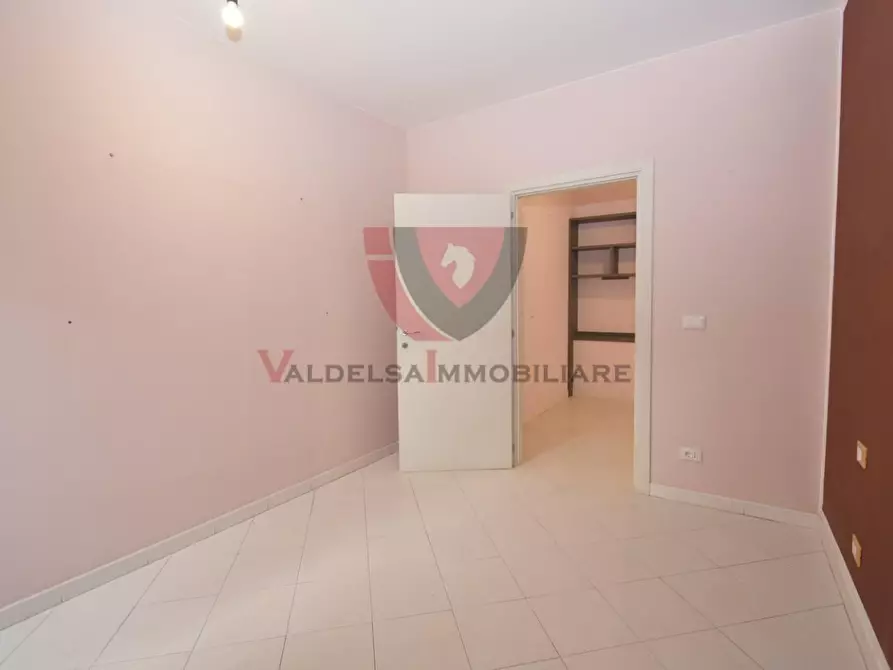 Immagine 20 di Appartamento in vendita  a Colle Di Val D'elsa