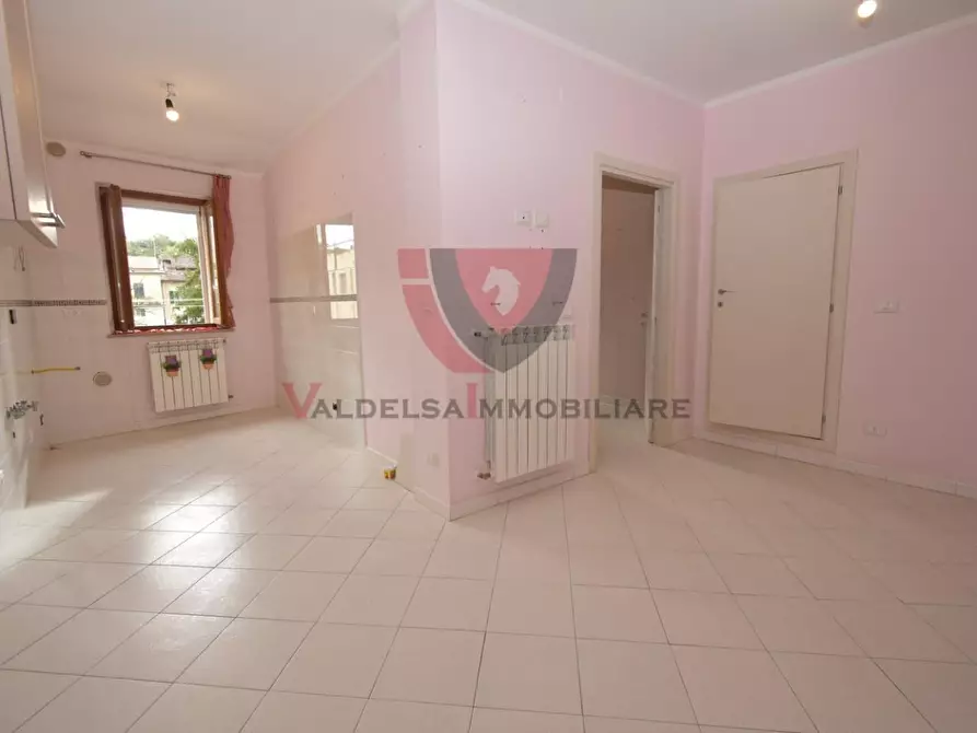 Immagine 3 di Appartamento in vendita  a Colle Di Val D'elsa