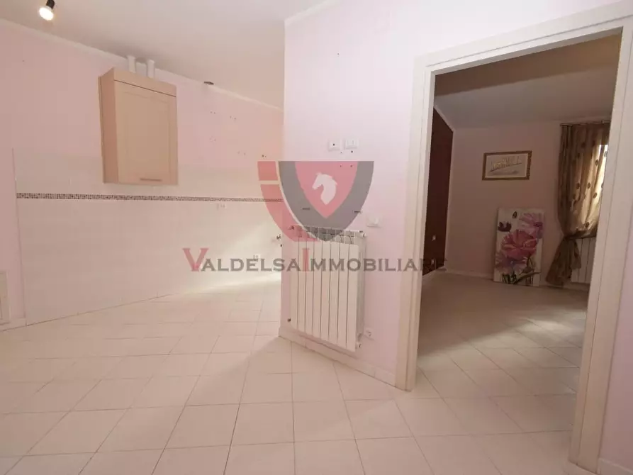 Immagine 11 di Appartamento in vendita  a Colle Di Val D'elsa