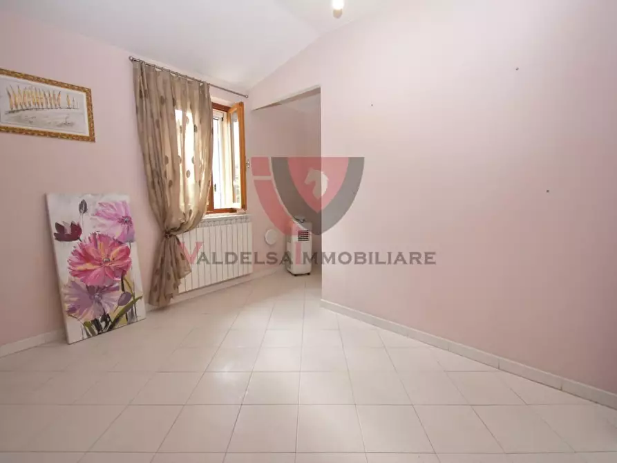 Immagine 12 di Appartamento in vendita  a Colle Di Val D'elsa