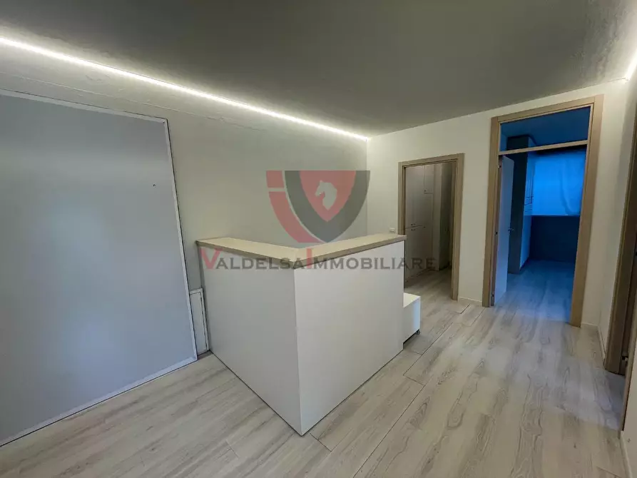 Immagine 5 di Ufficio in vendita  a Poggibonsi