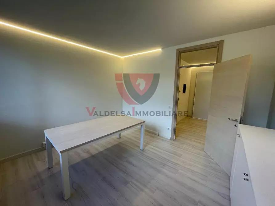 Immagine 6 di Ufficio in vendita  a Poggibonsi