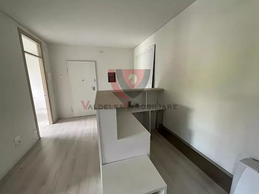 Immagine 3 di Ufficio in vendita  a Poggibonsi