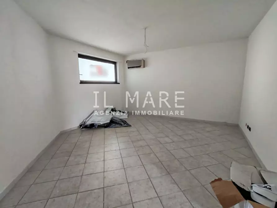 Immagine 7 di Ufficio in vendita  a Massa