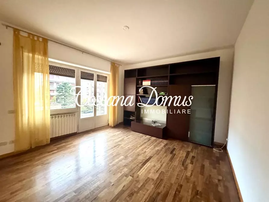 Immagine 2 di Appartamento in vendita  a Siena