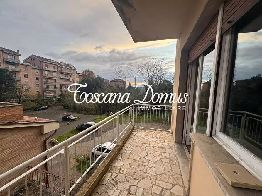 Immagine 8 di Appartamento in vendita  a Siena