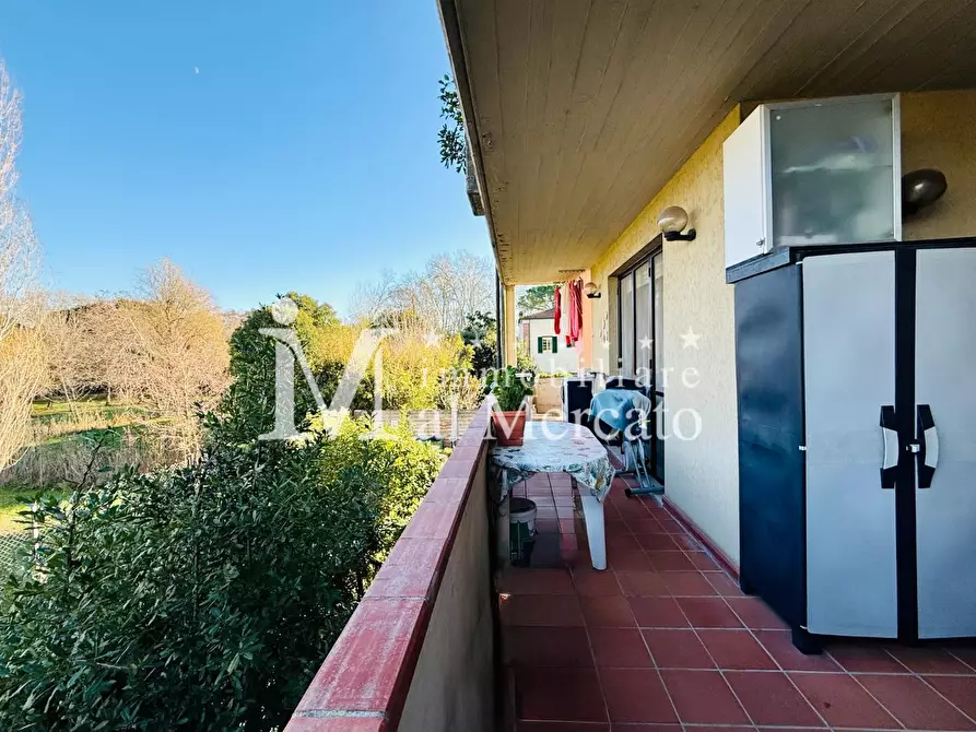 Immagine 2 di Appartamento in vendita  a Viareggio