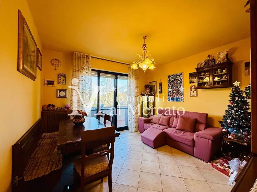 Immagine 3 di Appartamento in vendita  a Viareggio