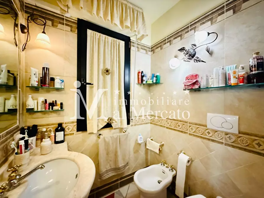 Immagine 26 di Appartamento in vendita  a Viareggio