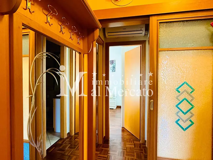 Immagine 32 di Appartamento in vendita  a Viareggio