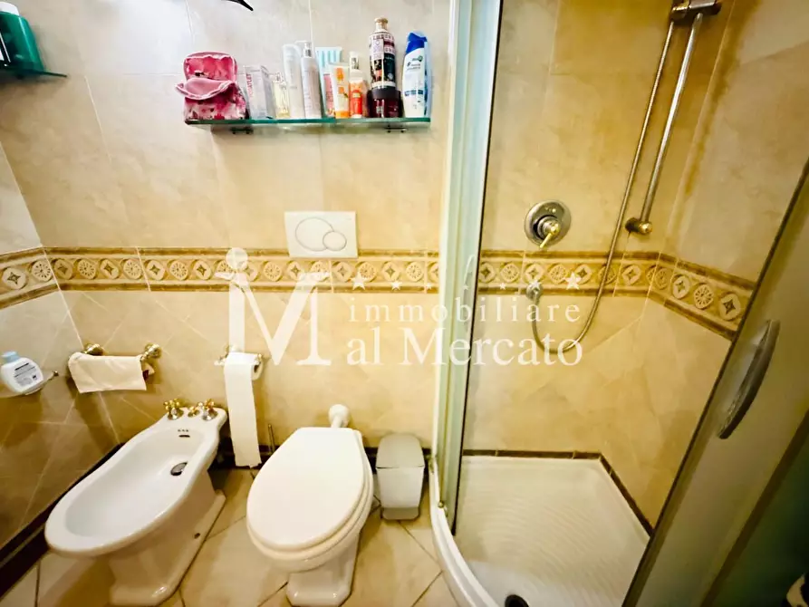 Immagine 24 di Appartamento in vendita  a Viareggio