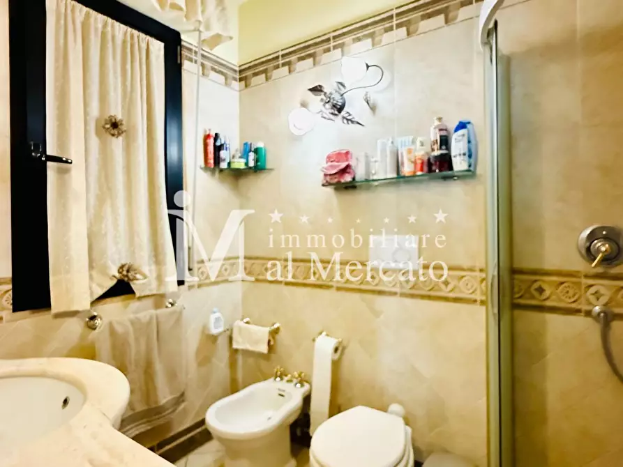 Immagine 22 di Appartamento in vendita  a Viareggio